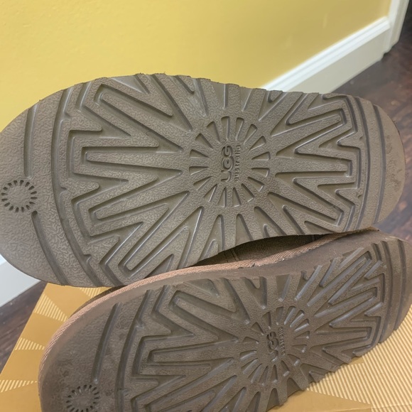 Girls Uggs Size 13 - Picture 4 of 5